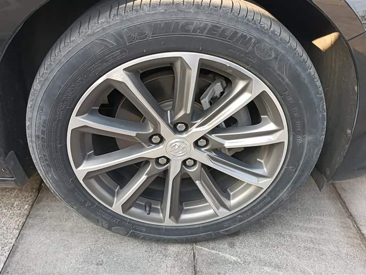 Фото 6 - Buick LaCrosse