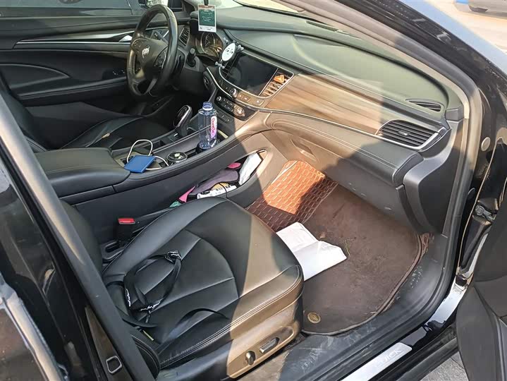 Фото 8 - Buick LaCrosse