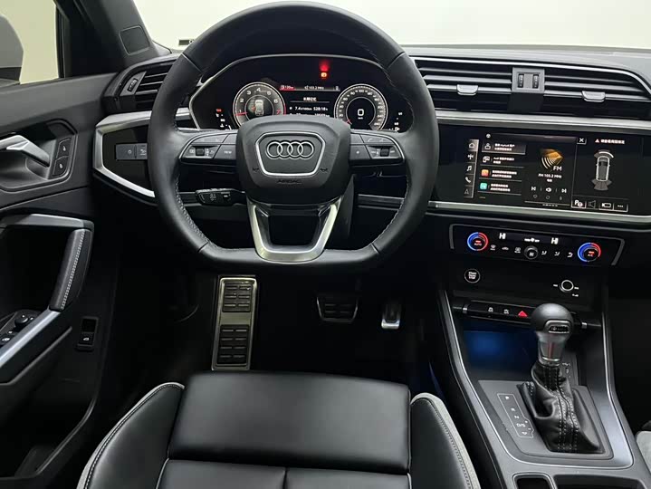 Фото 6 - Audi Q3