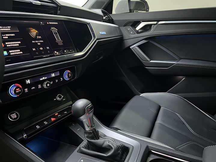 Фото 9 - Audi Q3