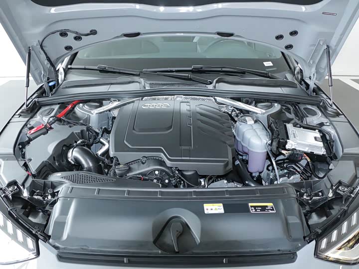 Фото 9 - Audi A4L