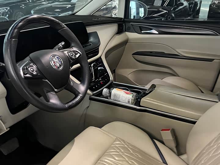 Фото 4 - Buick GL8 ES