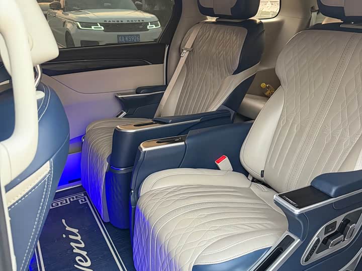 Фото 6 - Buick GL8 ES