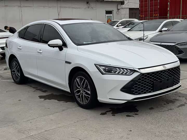 Фото 3 - BYD Qin Plus