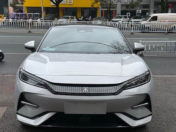 Фото 2 - BYD Song L