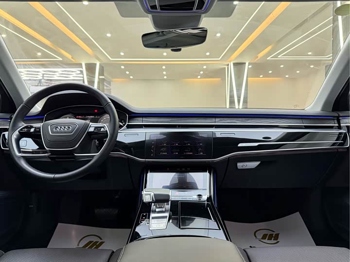 Фото 6 - Audi A8
