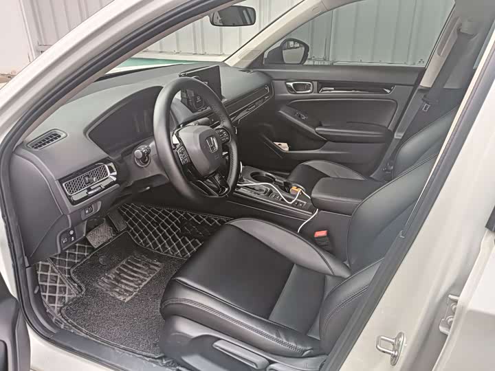 Фото 4 - Honda Civic