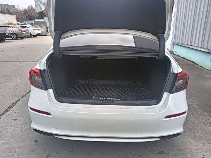 Фото 8 - Honda Civic