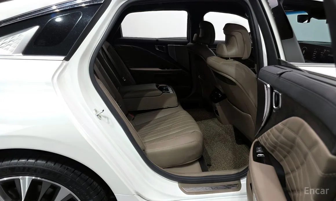 Фото 12 - Kia K8