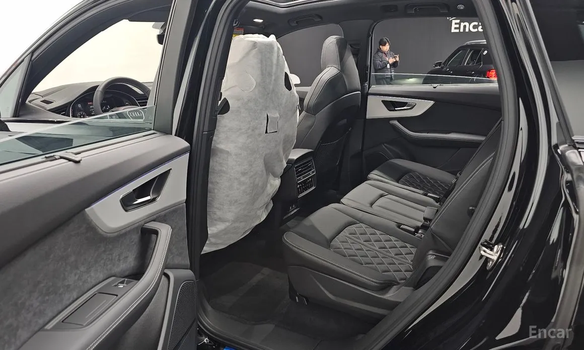 Фото 12 - Audi Q7