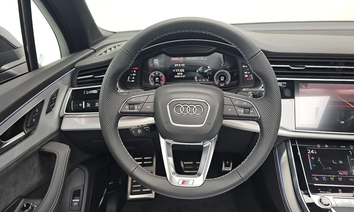 Фото 13 - Audi Q7