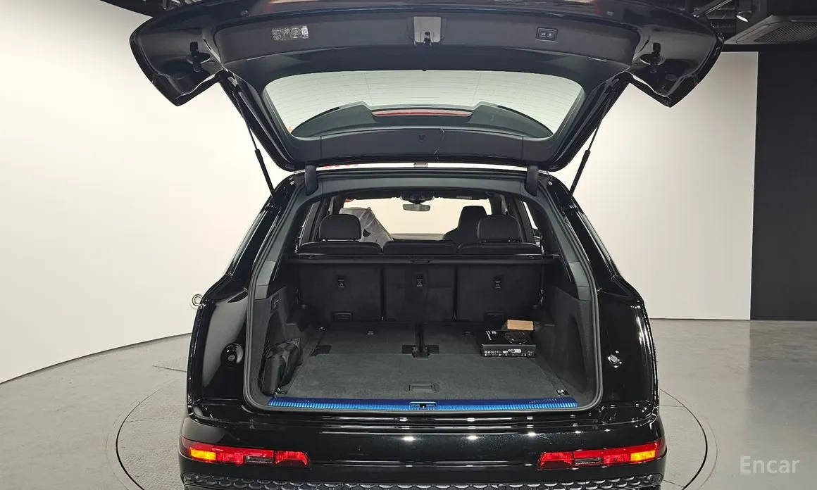 Фото 20 - Audi Q7