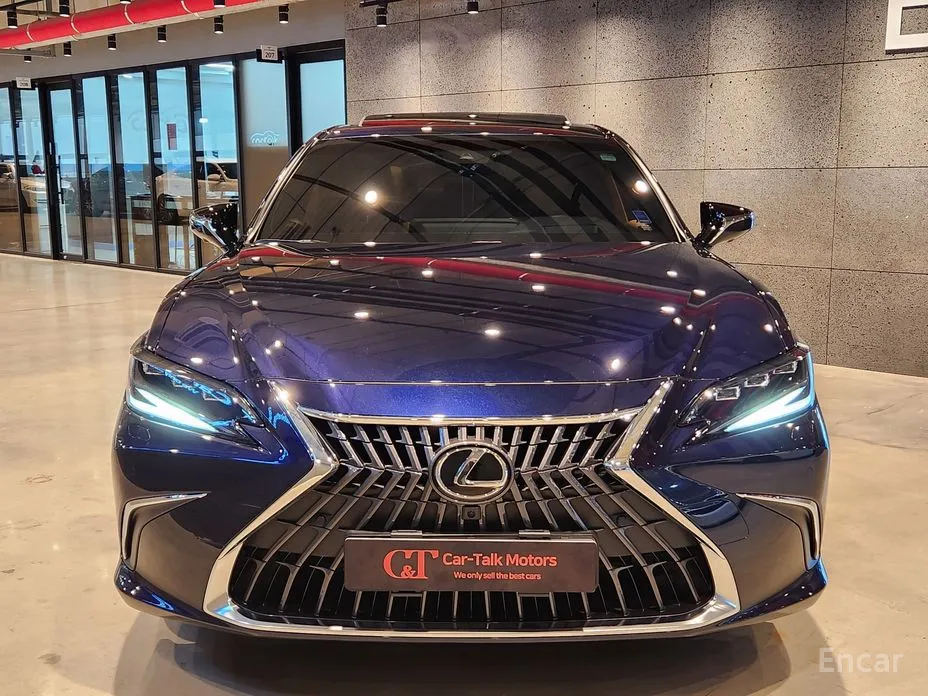 Фото 3 - Lexus ES