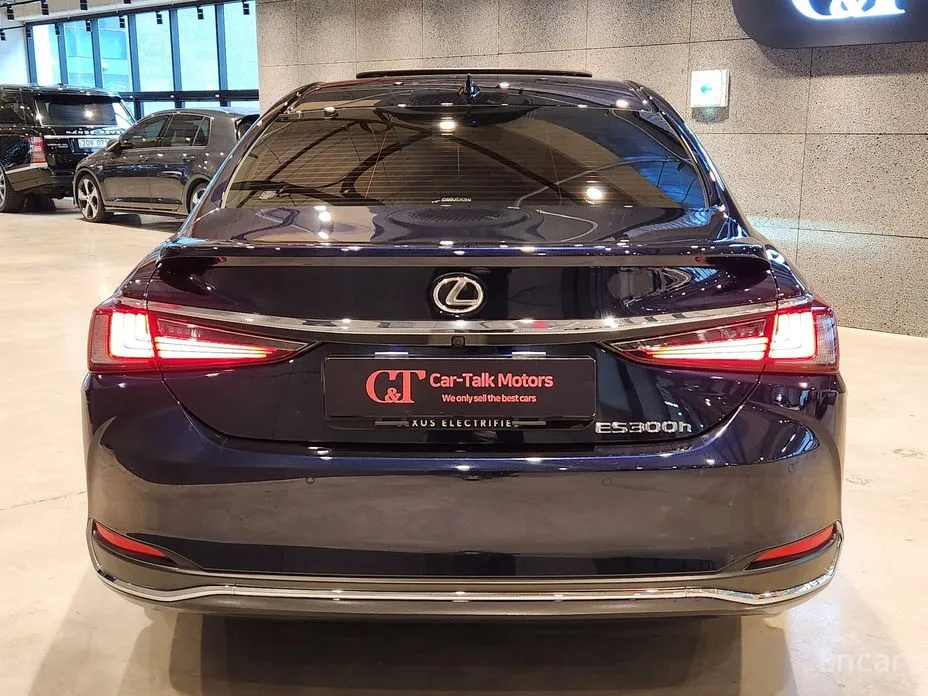 Фото 4 - Lexus ES