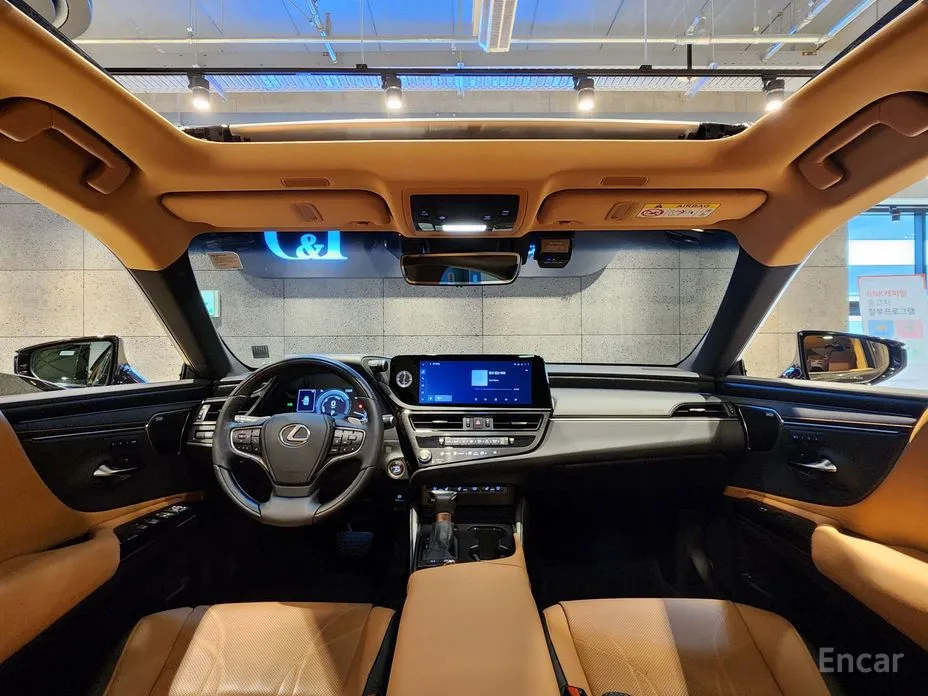 Фото 6 - Lexus ES