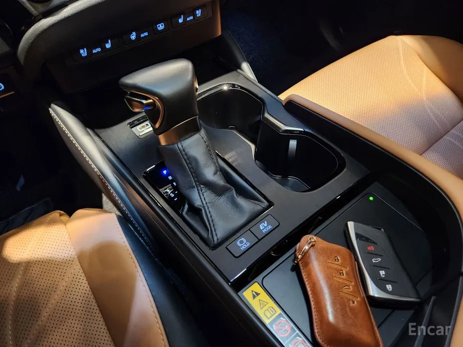 Фото 8 - Lexus ES