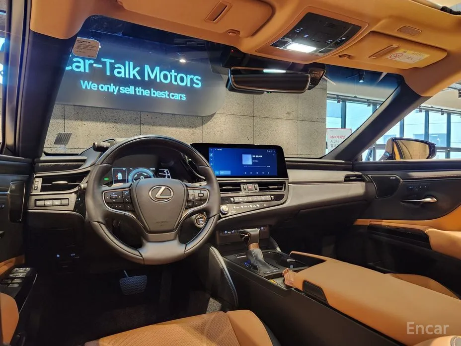 Фото 9 - Lexus ES