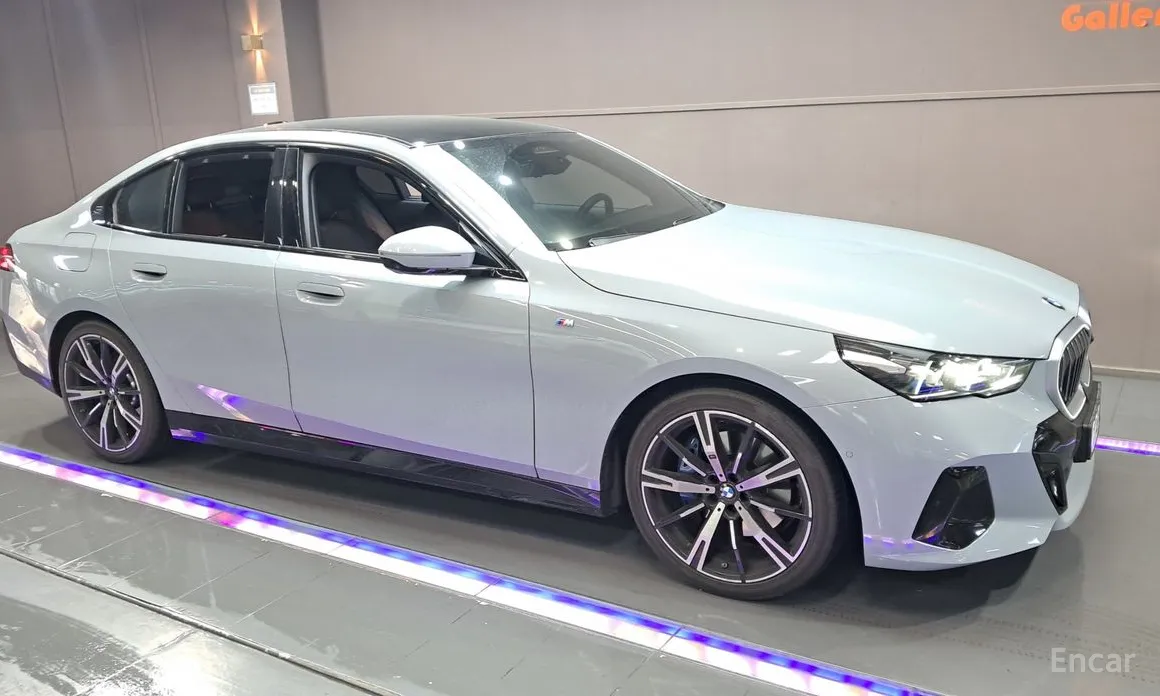 Photo 1 - BMW 5 Series