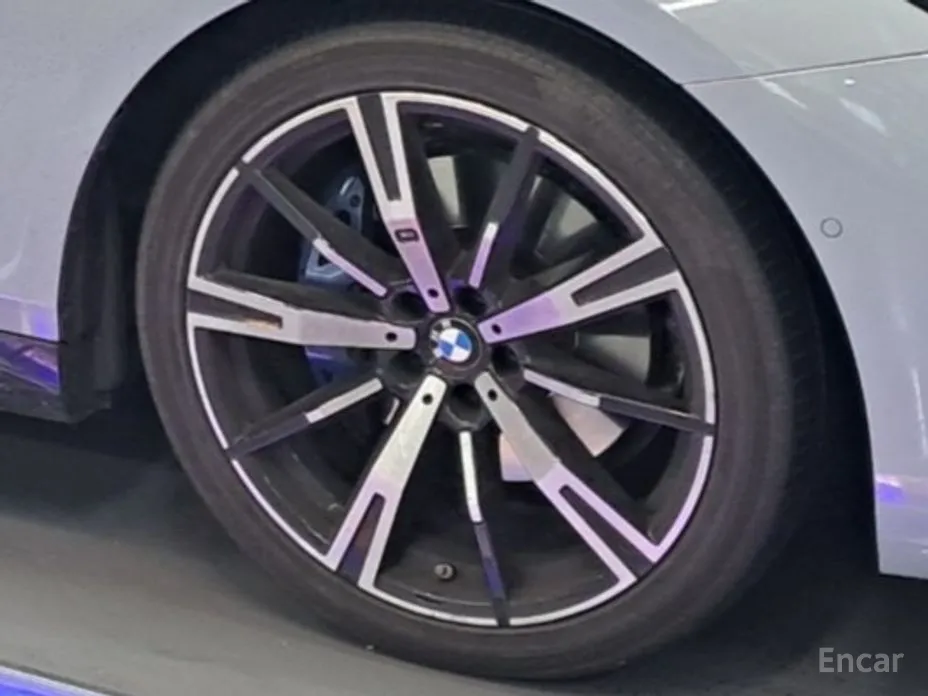 Photo 5 - BMW 5 Series