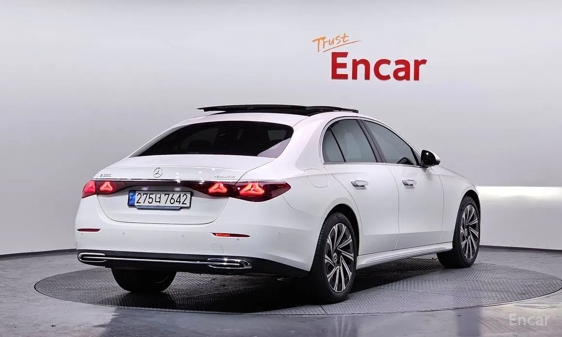 Mercedes-Benz E-Class 2024 E300 4MATIC Exclusive
