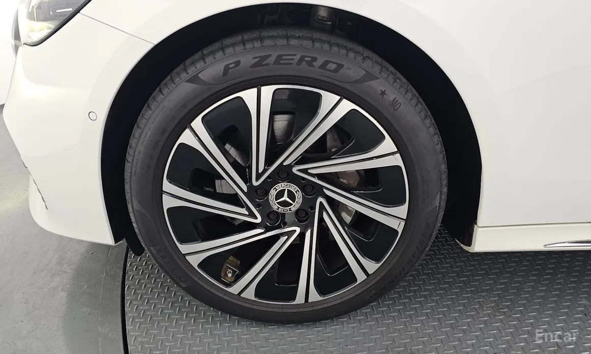 Mercedes-Benz E-Class 2024 E300 4MATIC Exclusive