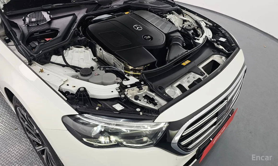 Mercedes-Benz E-Class 2024 E300 4MATIC Exclusive