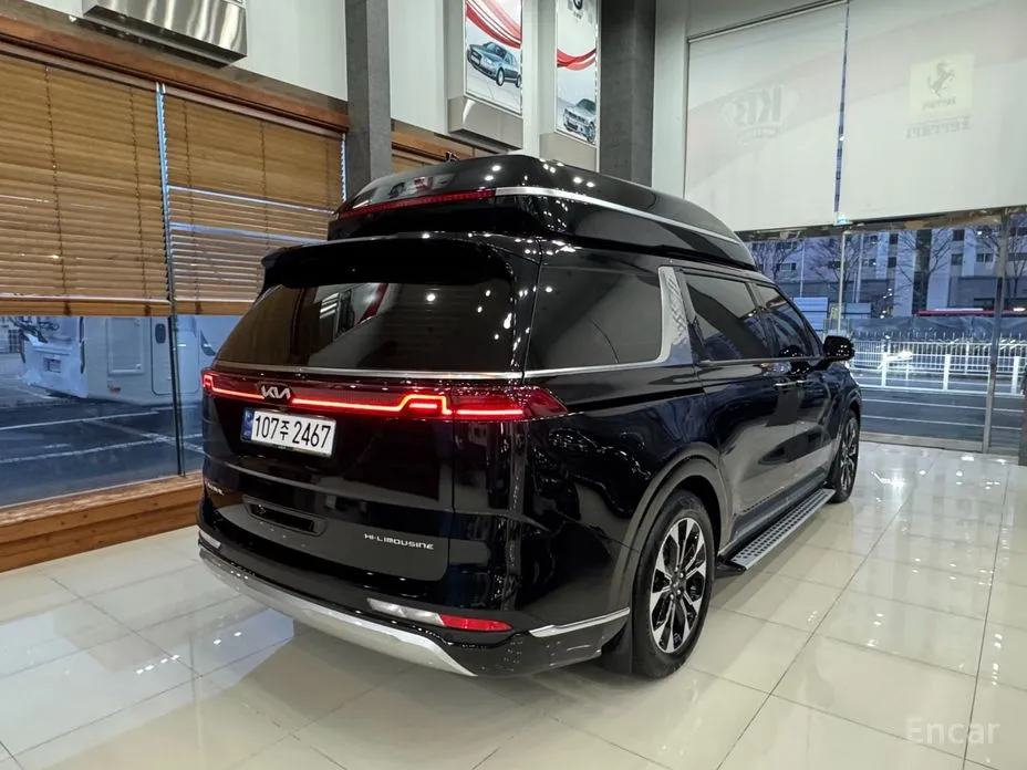 Фото 2 - Kia Carnival