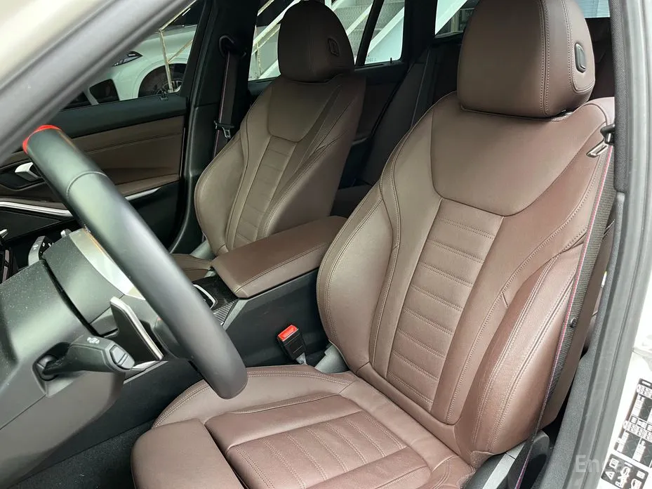 Photo 11 - BMW 3 Series