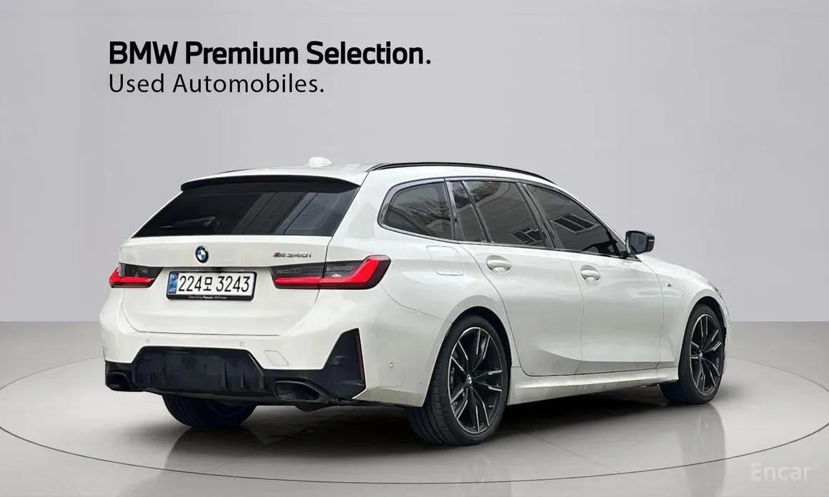 Photo 2 - BMW 3 Series