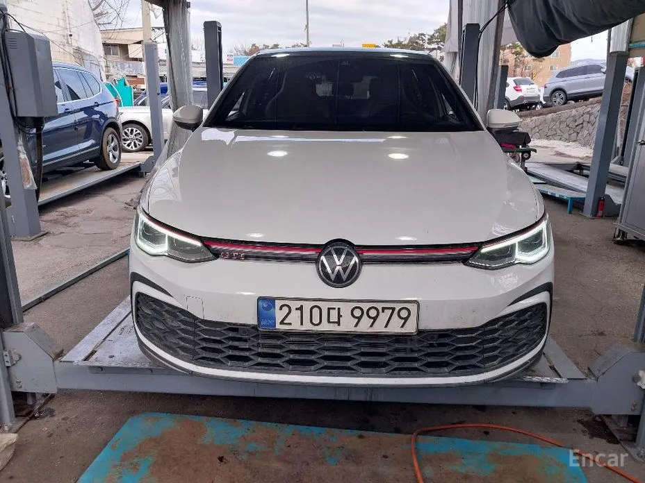 Фото 1 - Volkswagen Golf