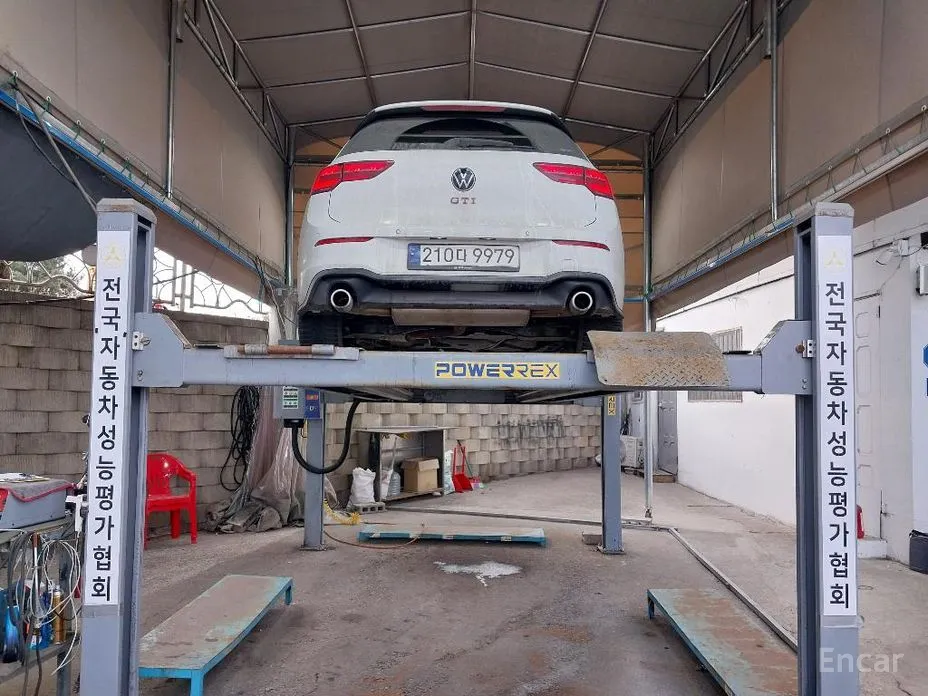 Фото 2 - Volkswagen Golf