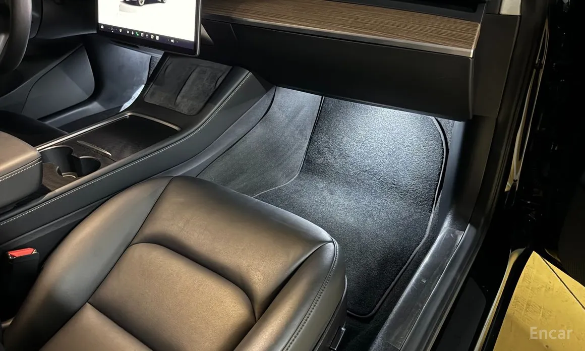 Фото 10 - Tesla Model 3