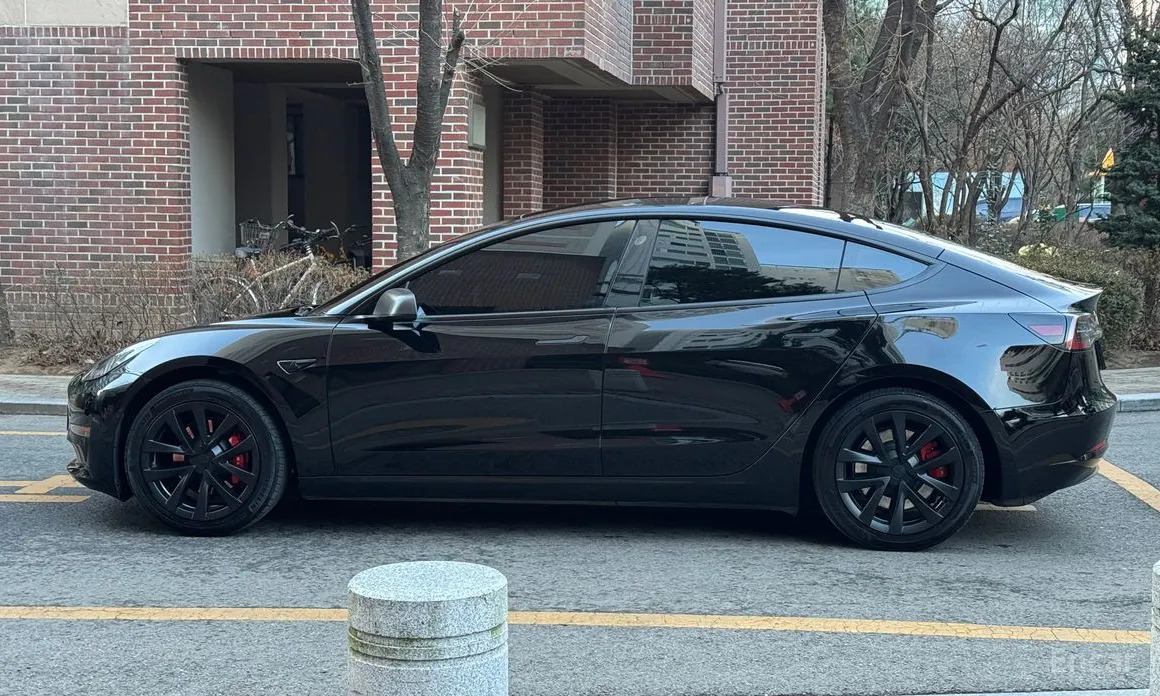 Фото 3 - Tesla Model 3