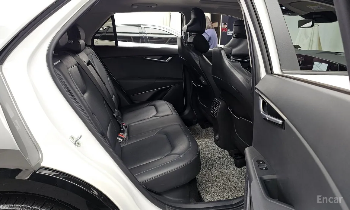 Фото 12 - Kia Niro