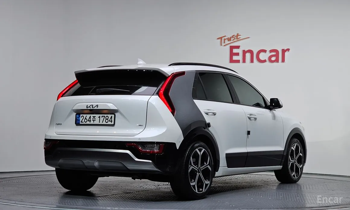 Фото 2 - Kia Niro