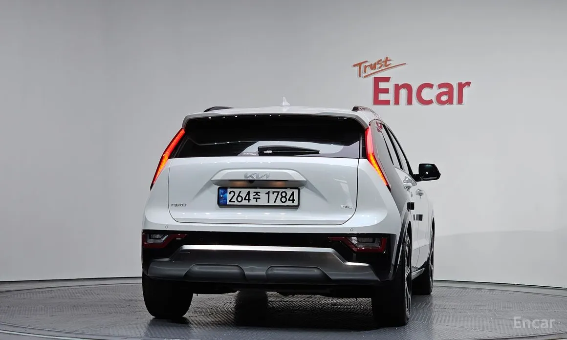 Фото 4 - Kia Niro