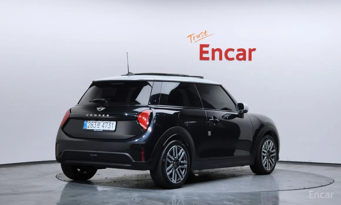 Photo 2 - Mini Cooper