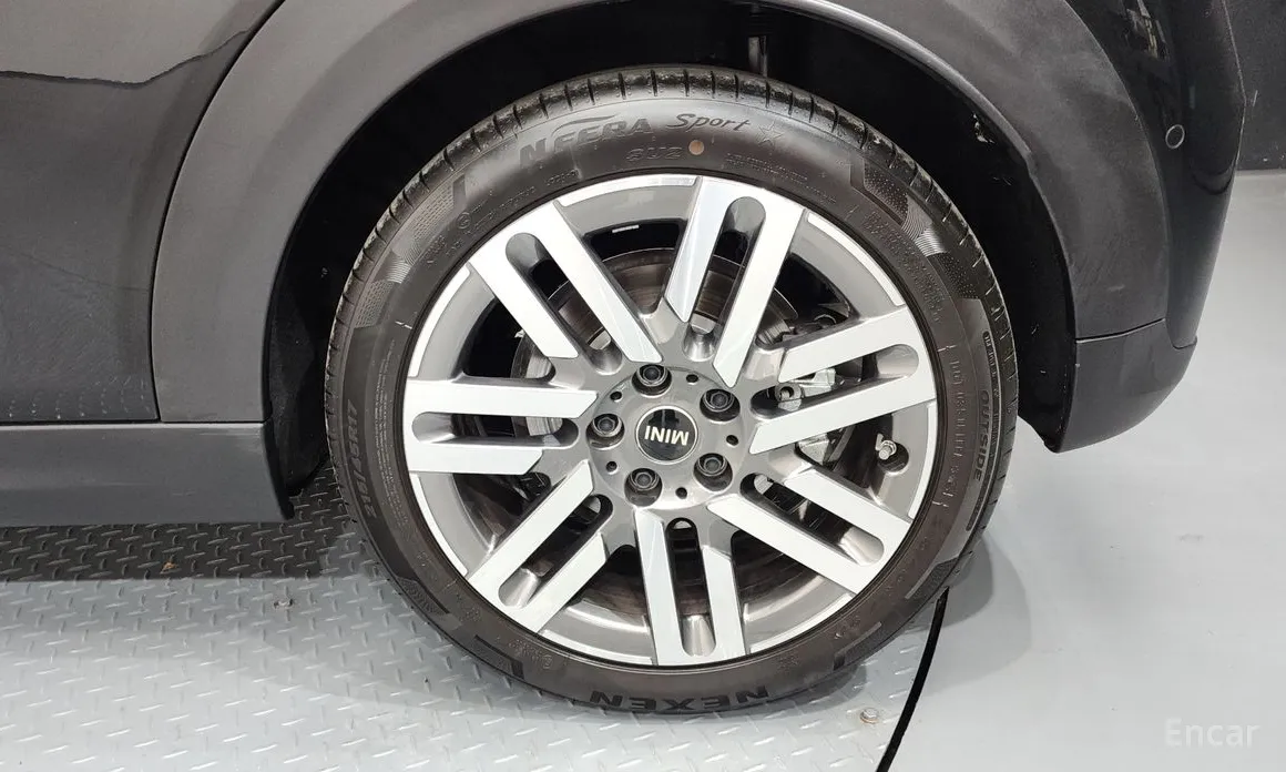 Photo 5 - Mini Cooper