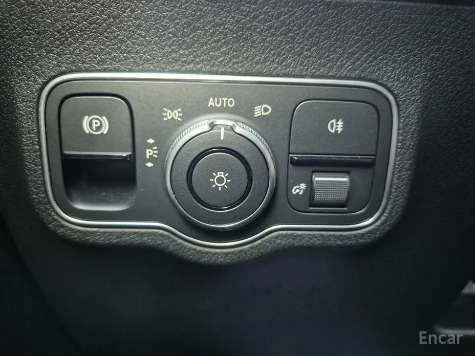 Mercedes-Benz GLB-Class 2020 GLB250 4MATIC