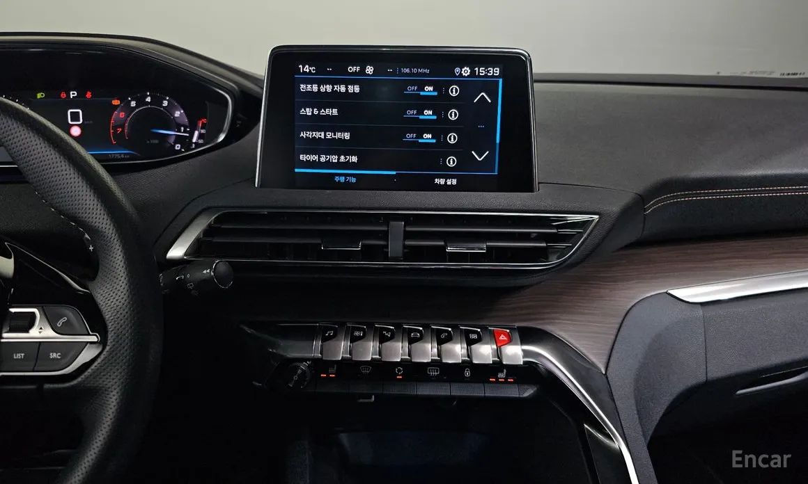 Фото 14 - Peugeot 3008