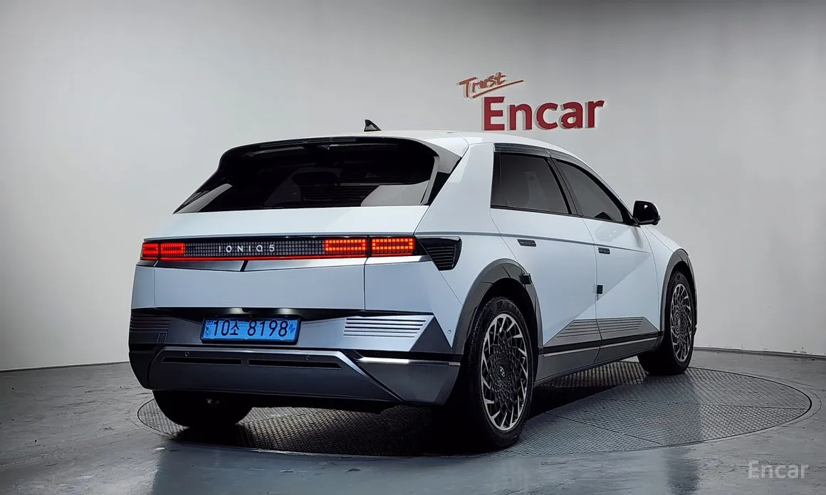 Фото 2 - Hyundai Ioniq 5