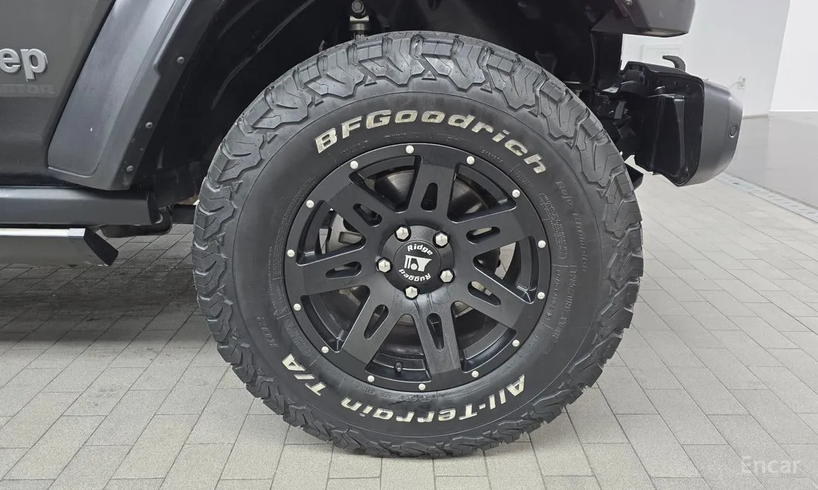 Фото 5 - Jeep Gladiator