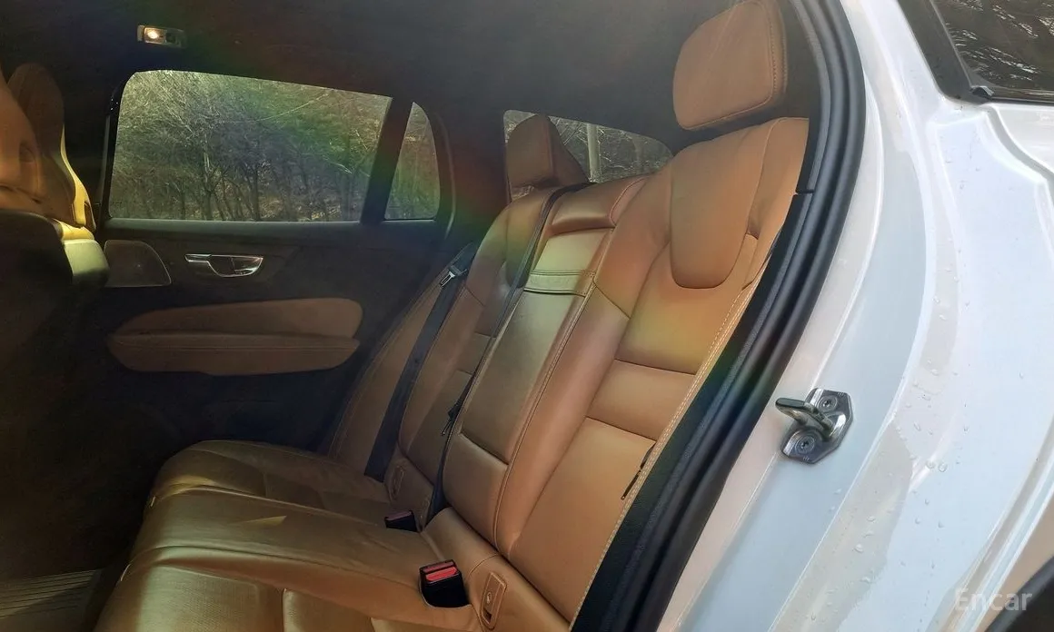 Фото 11 - Volvo V60