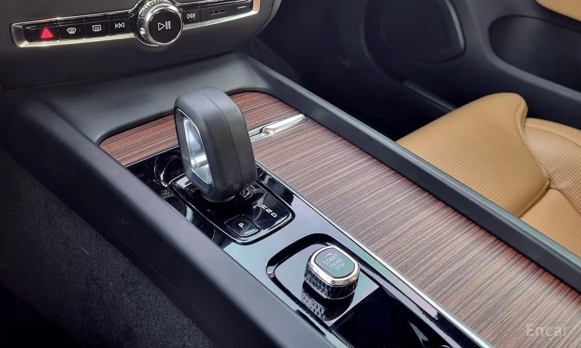 Фото 14 - Volvo V60