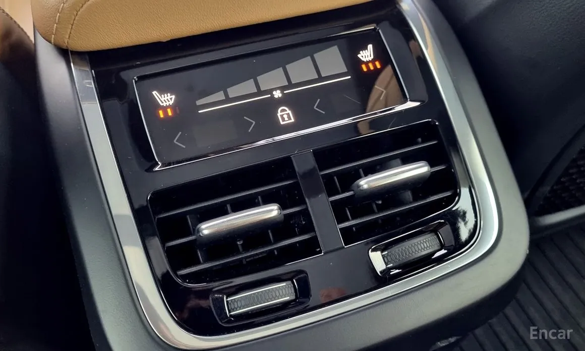 Фото 16 - Volvo V60