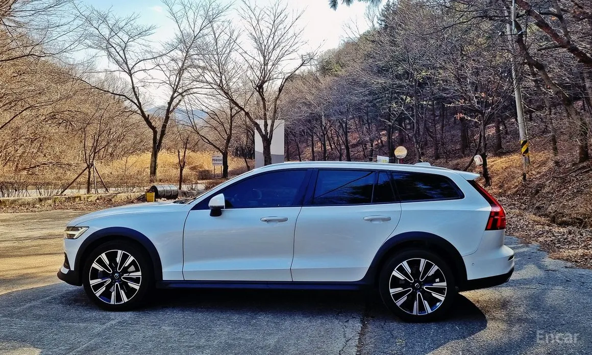 Фото 3 - Volvo V60