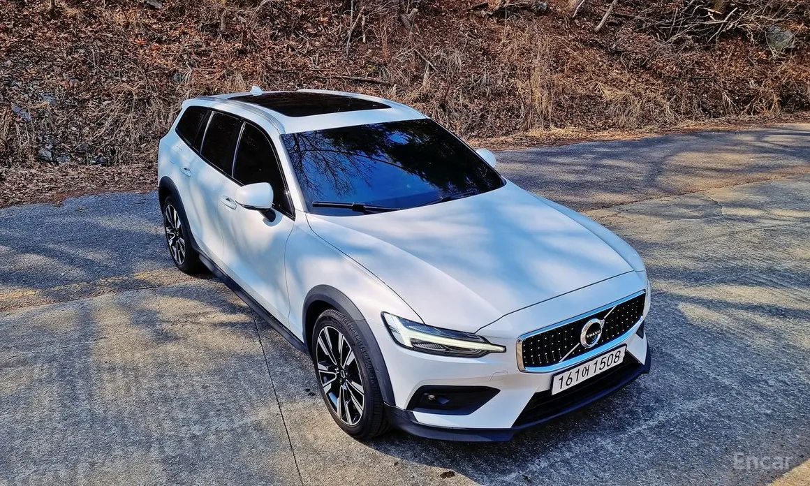 Фото 6 - Volvo V60