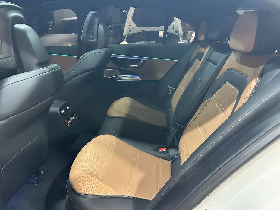 Фото 18 - Mercedes-Benz E-Class