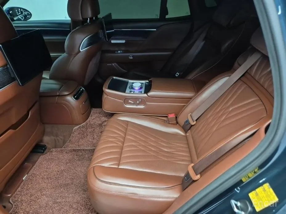 Фото 12 - Genesis G90