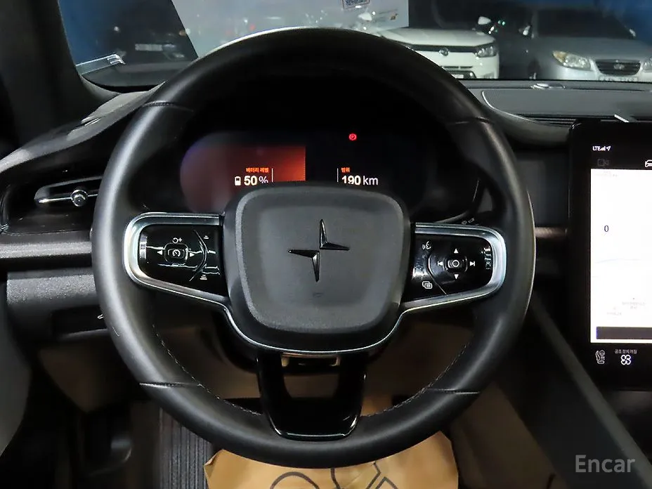 Фото 15 - Polestar 2